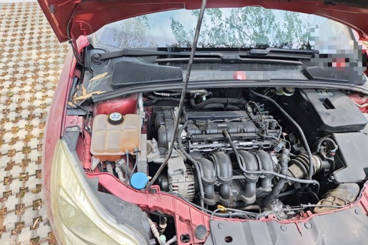 Used Ford Focus 2012 Hatchback 1.6L Manual Comfort Model Engine Bay Right