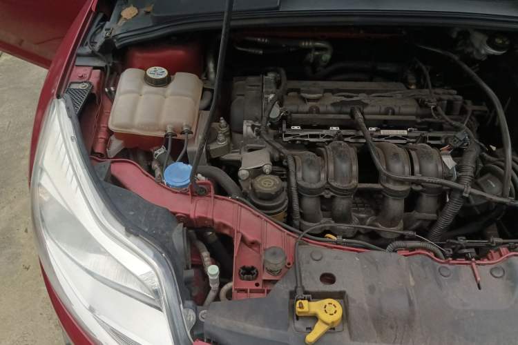Used Ford Focus 2012 Hatchback 1.6L Automatic Comfort Model Engine Bay Right