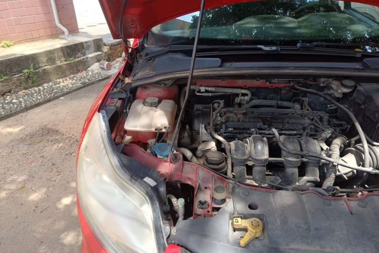 Used Ford Focus 2012 Hatchback 1.6L Automatic Comfort Model Engine Bay Right