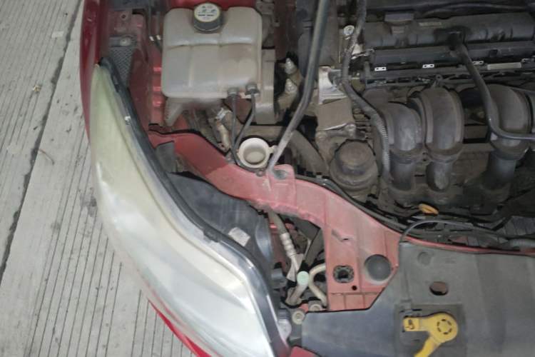 Used Ford Focus 2012 Hatchback 1.6L Automatic Comfort Model Engine Bay Right