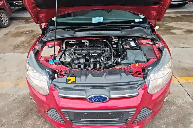 Used Ford Focus 2012 Sedan 1.6L Automatic Fashion Edition Engine Bay