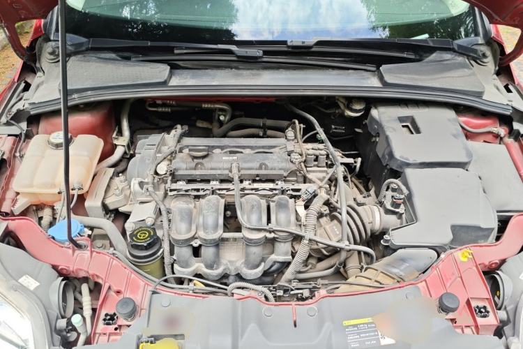 Used Ford Focus 2012 Sedan 1.6L Automatic Fashion Edition Engine Bay