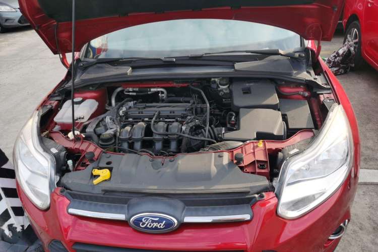 Used Ford Focus 2012 Sedan 1.6L Automatic Fashion Edition Engine Bay