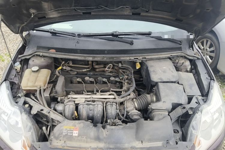 Used Ford Focus 2012 Sedan Classic 1.8L Manual Base Model Engine Bay