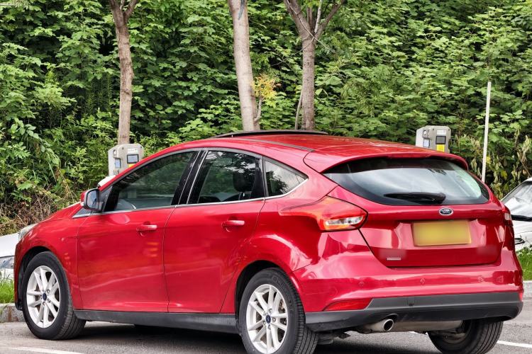 Used Ford Focus 2012 Sedan 1.6L Automatic Fashion Edition Exterior 2