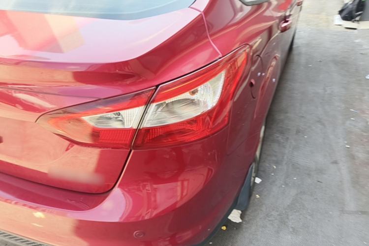 Used Ford Focus 2012 Sedan 1.6L Automatic Fashion Edition Exterior 3