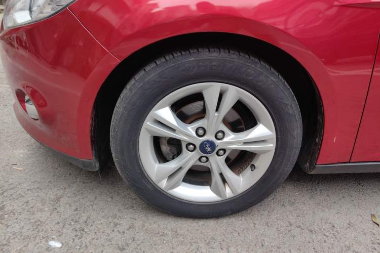 Used Ford Focus 2012 Hatchback 1.6L Automatic Fashion Edition Exterior 3