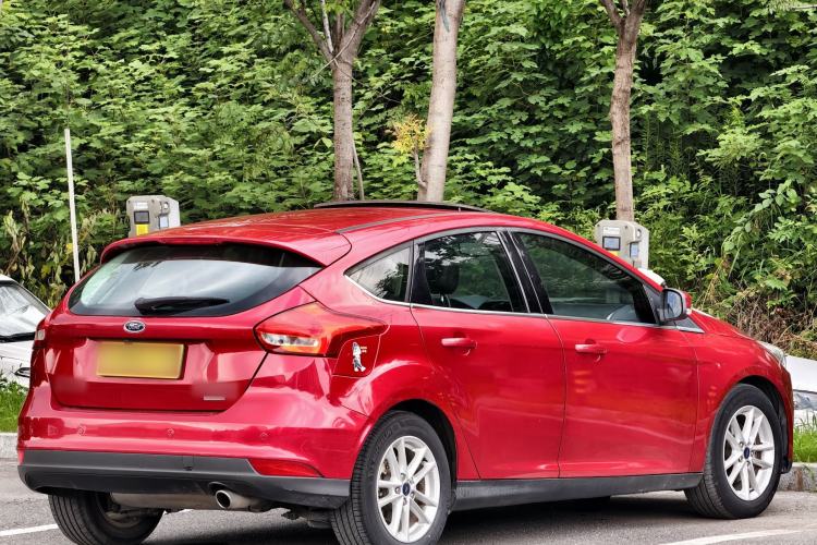 Used Ford Focus 2012 Sedan 1.6L Automatic Fashion Edition Exterior 3