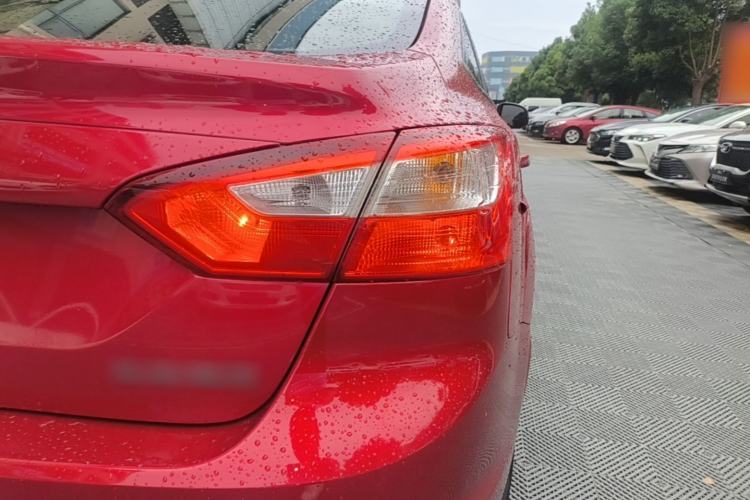 Used Ford Focus 2012 Sedan 1.6L Automatic Fashion Edition Exterior 3