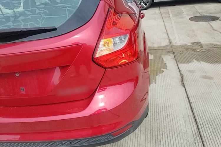Used Ford Focus 2012 Hatchback 1.6L Automatic Comfort Model Exterior 3
