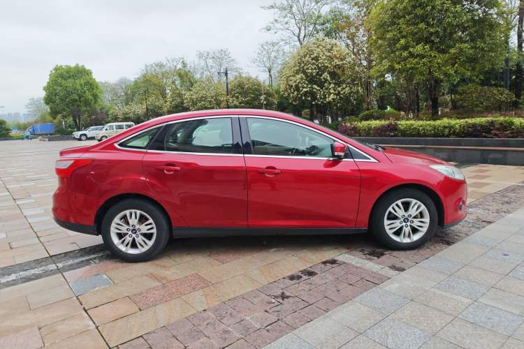 Used Ford Focus 2012 Sedan 1.6L Automatic Comfort Model Exterior 3
