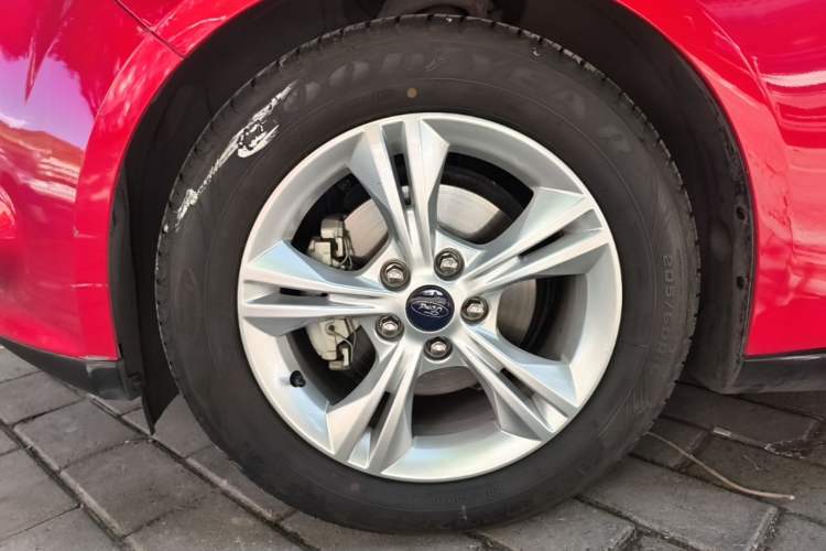 Used Ford Focus 2012 Sedan 1.6L Automatic Fashion Edition Exterior 4