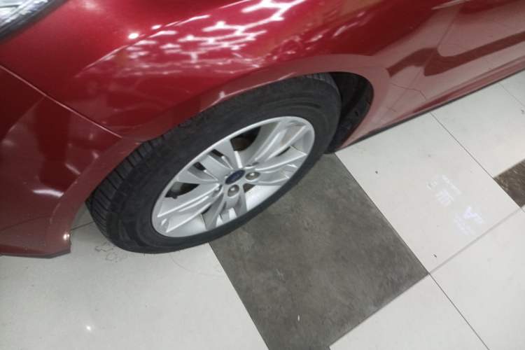 Used Ford Focus 2012 Hatchback 1.6L Automatic Comfort Model Exterior 4