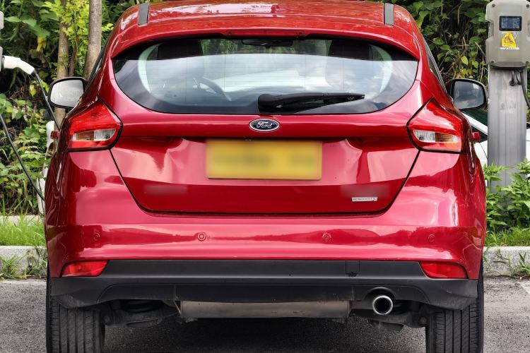 Used Ford Focus 2012 Sedan 1.6L Automatic Fashion Edition Exterior 4
