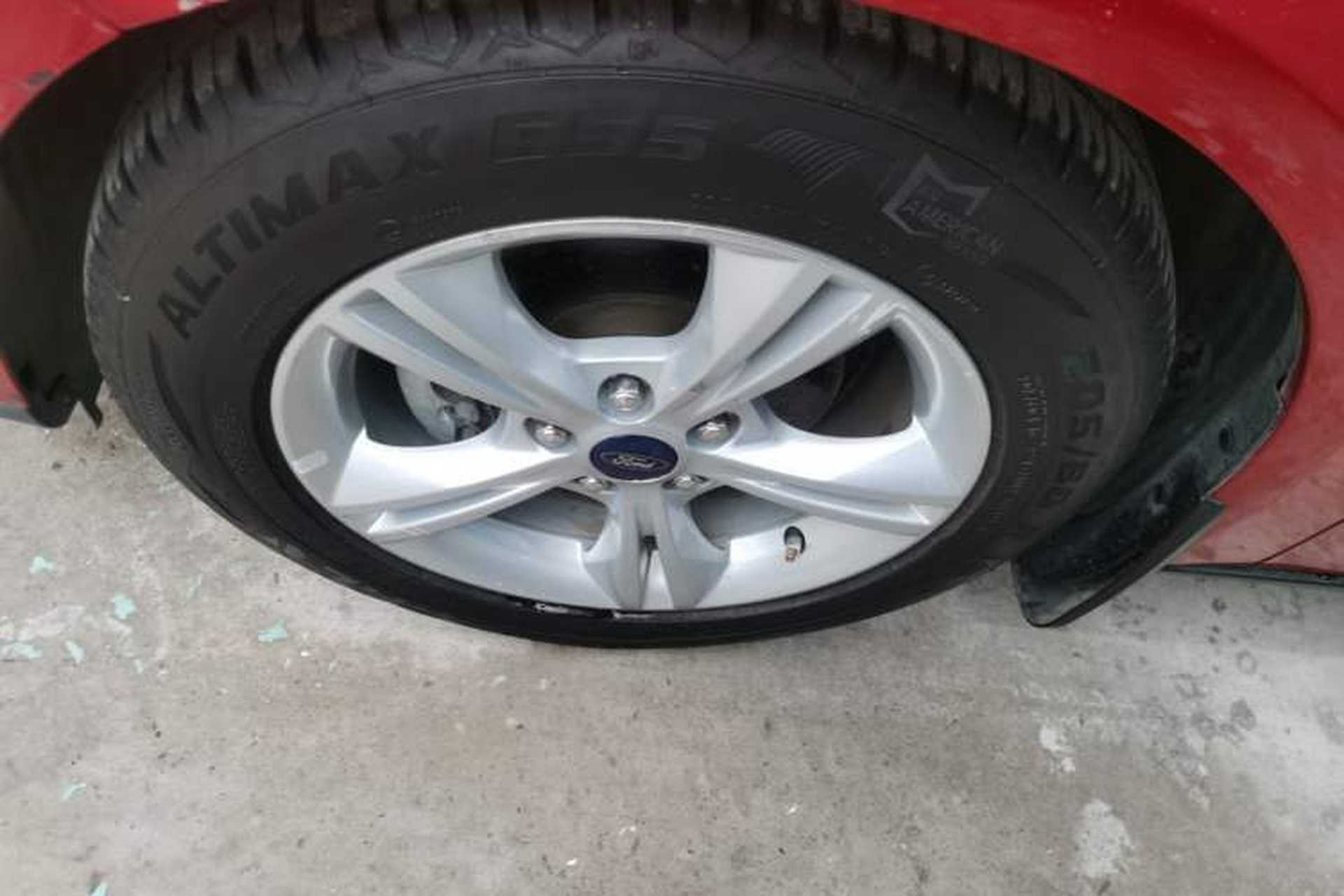 Used Ford Focus 2012 Hatchback 1.6L Automatic Fashion Edition Exterior 4