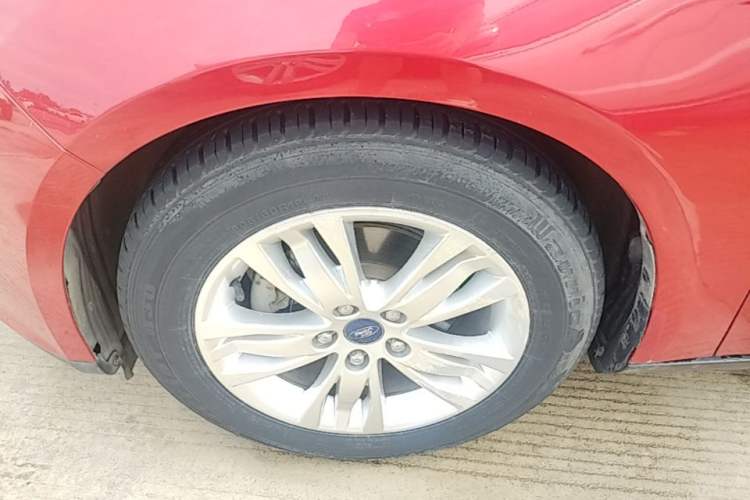 Used Ford Focus 2012 Hatchback 1.6L Automatic Comfort Model Exterior 4