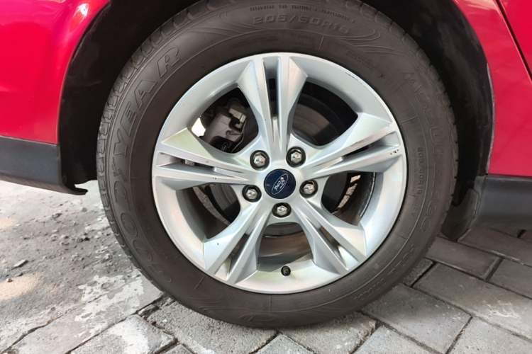 Used Ford Focus 2012 Sedan 1.6L Automatic Fashion Edition Exterior 5