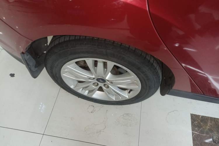 Used Ford Focus 2012 Hatchback 1.6L Automatic Comfort Model Exterior 5