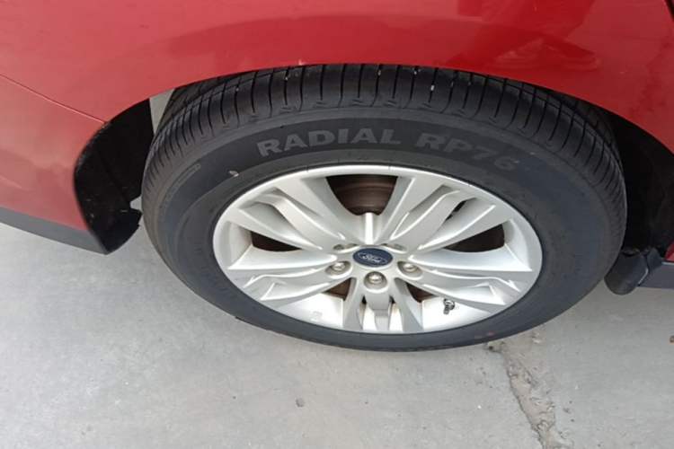 Used Ford Focus 2012 Sedan 1.6L Manual Comfort Model Exterior 5