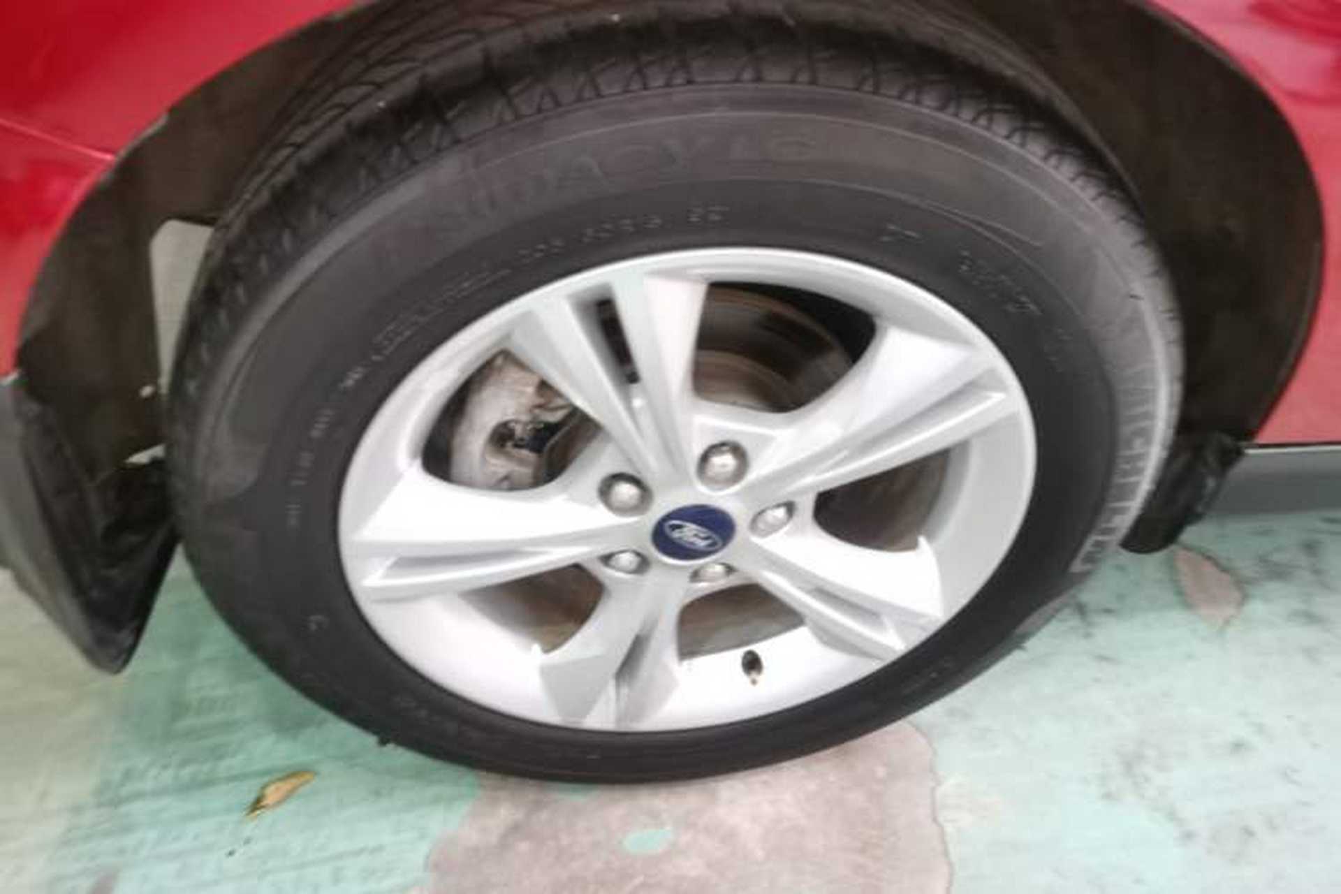 Used Ford Focus 2012 Hatchback 1.6L Automatic Fashion Edition Exterior 5