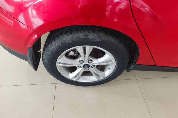Used Ford Focus 2012 Hatchback 1.6L Automatic Fashion Edition Exterior 5