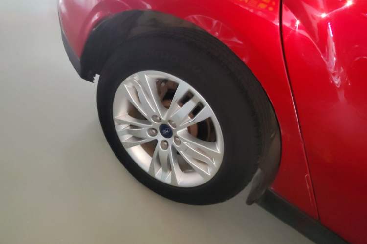 Used Ford Focus 2012 Hatchback 1.6L Automatic Comfort Model Exterior 5
