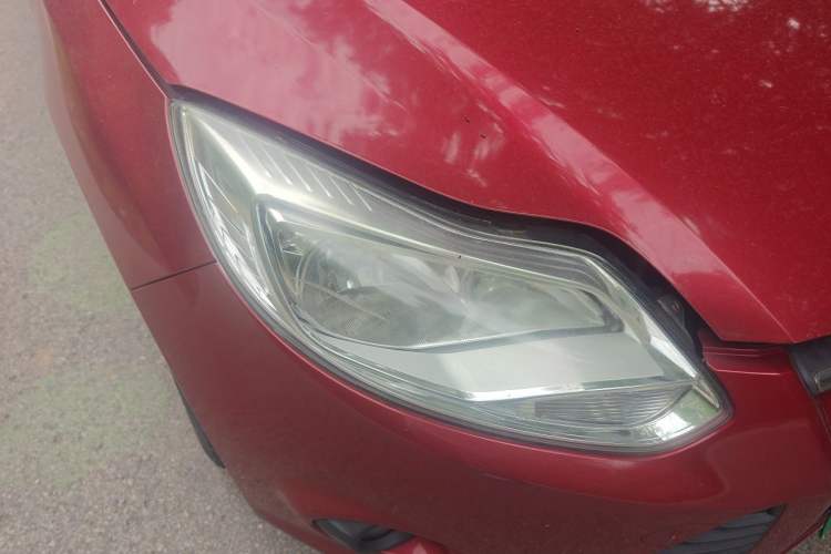 Used Ford Focus 2012 Sedan 1.6L Automatic Comfort Model Exterior 6