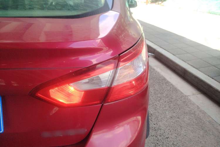 Used Ford Focus 2012 Sedan 1.6L Automatic Comfort Model Exterior 6
