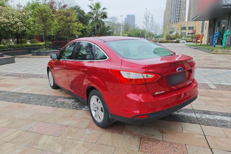 Used Ford Focus 2012 Sedan 1.6L Automatic Comfort Model Exterior 6