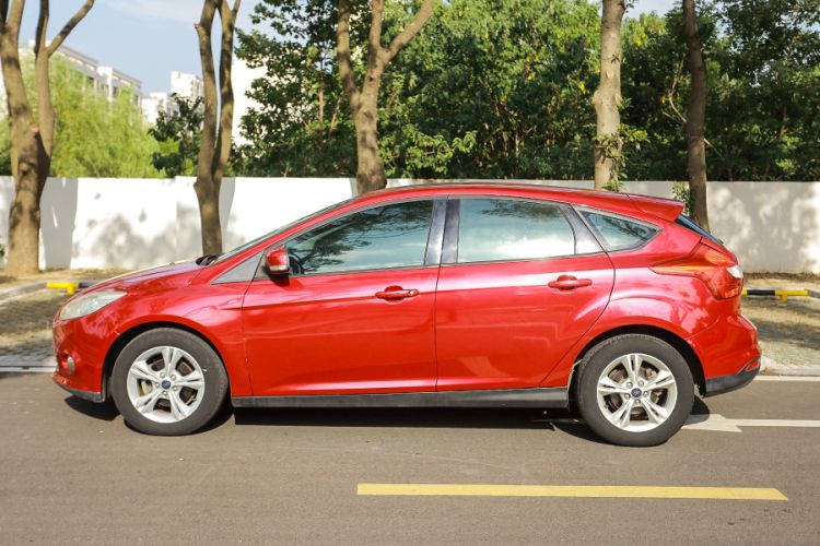 Used Ford Focus 2012 Hatchback 1.6L Automatic Fashion Edition Exterior 7