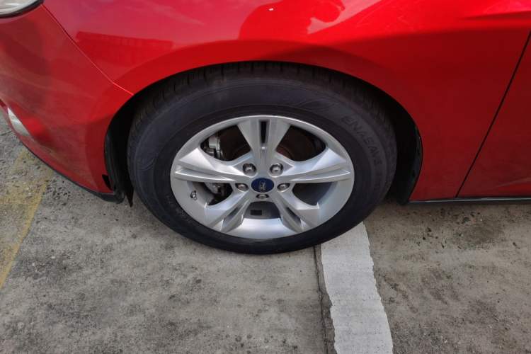 Used Ford Focus 2012 Sedan 1.6L Automatic Fashion Edition Exterior 7