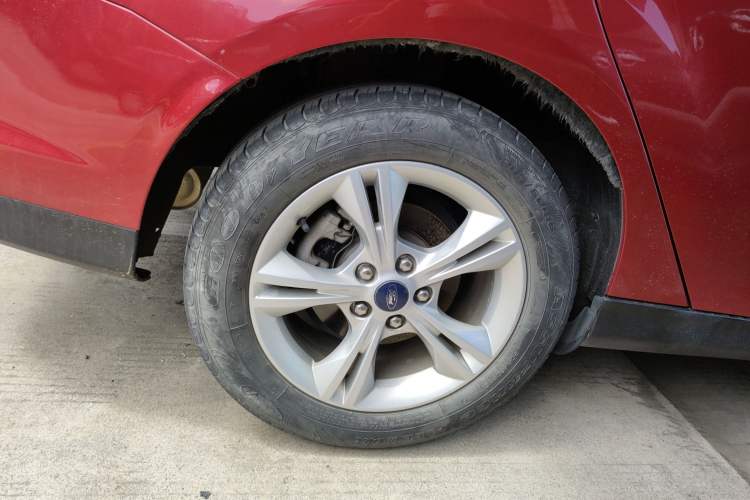 Used Ford Focus 2012 Sedan 1.6L Automatic Fashion Edition Exterior 8