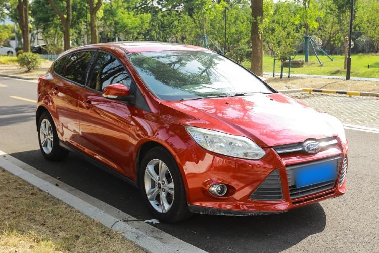 Used Ford Focus 2012 Hatchback 1.6L Automatic Fashion Edition Exterior 9