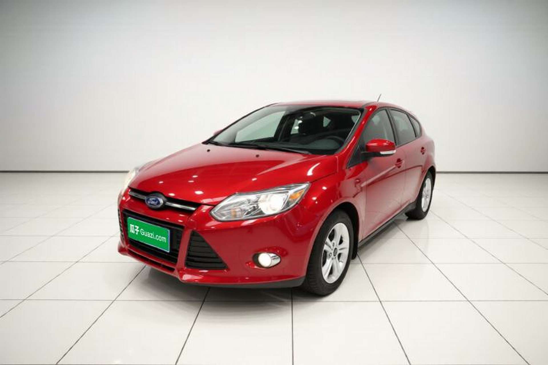 Used Ford Focus 2012 Hatchback 1.6L Automatic Fashion Edition Front Left 45 Deg
