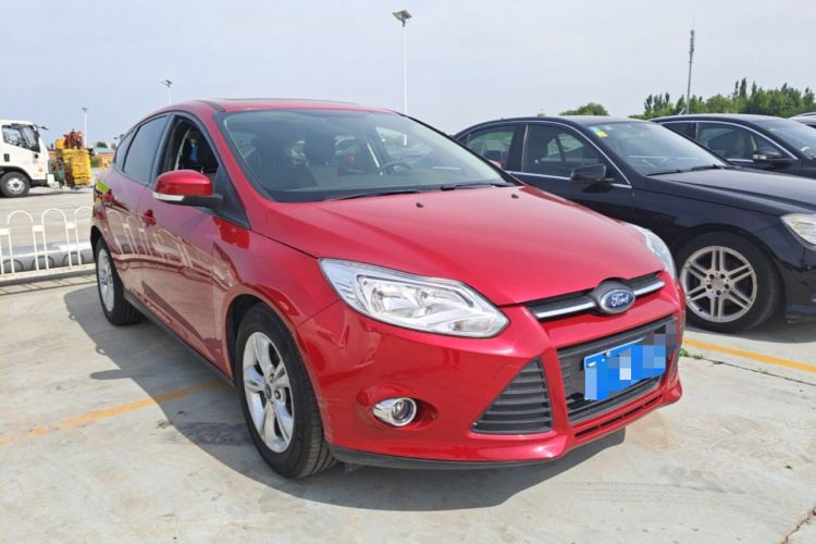 Used Ford Focus 2012 Hatchback 1.6L Automatic Fashion Edition Front Right 45 Deg