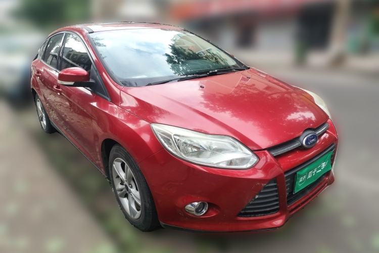 Used Ford Focus 2012 Hatchback 1.6L Manual Fashion Edition Front Right 45 Deg