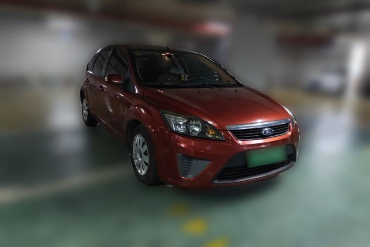 Used Ford Focus 2012 Hatchback Classic 1.8L Automatic Base Model Front Right 45 Deg