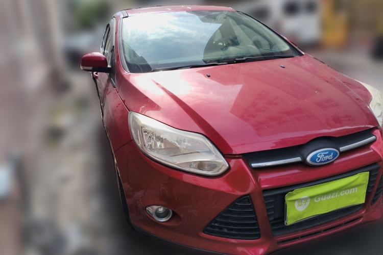 Used Ford Focus 2012 Hatchback 1.6L Automatic Fashion Edition Front Right 45 Deg