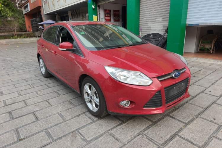 Used Ford Focus 2012 Hatchback 1.6L Automatic Fashion Edition Front Right 45 Deg