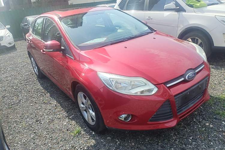 Used Ford Focus 2012 Hatchback 1.6L Automatic Fashion Edition Front Right 45 Deg