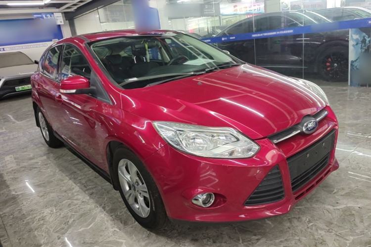 Used Ford Focus 2012 Hatchback 1.6L Automatic Fashion Edition Front Right 45 Deg