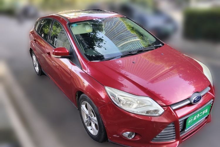 Used Ford Focus 2012 Hatchback 1.6L Automatic Fashion Edition Front Right 45 Deg