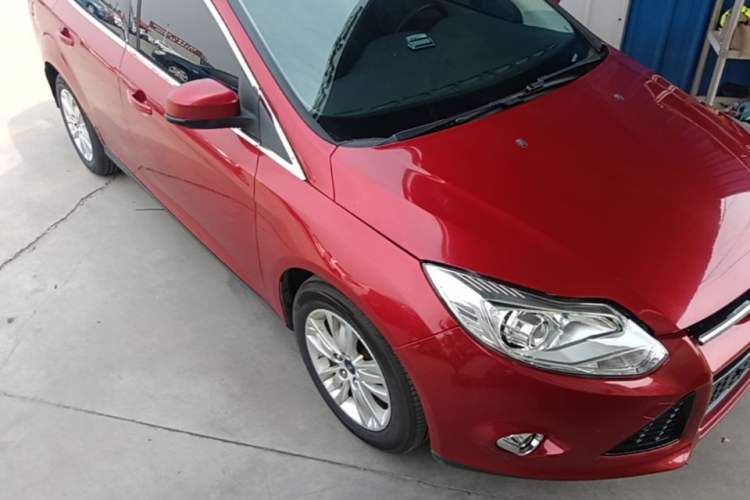 Used Ford Focus 2012 Sedan 1.6L Manual Comfort Model Front Right 45 Deg