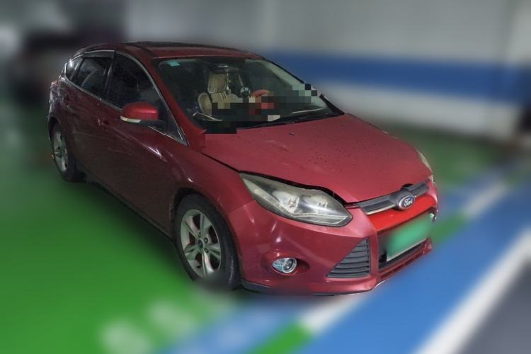 Used Ford Focus 2012 Hatchback 1.6L Automatic Fashion Edition Front Right 45 Deg