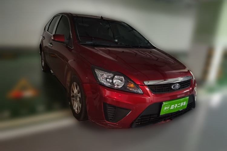 Used Ford Focus 2012 Hatchback Classic 1.8L Automatic Base Model Front Right 45 Deg