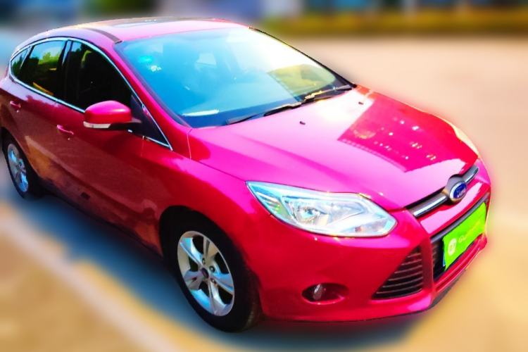 Used Ford Focus 2012 Hatchback 1.6L Manual Fashion Edition Front Right 45 Deg