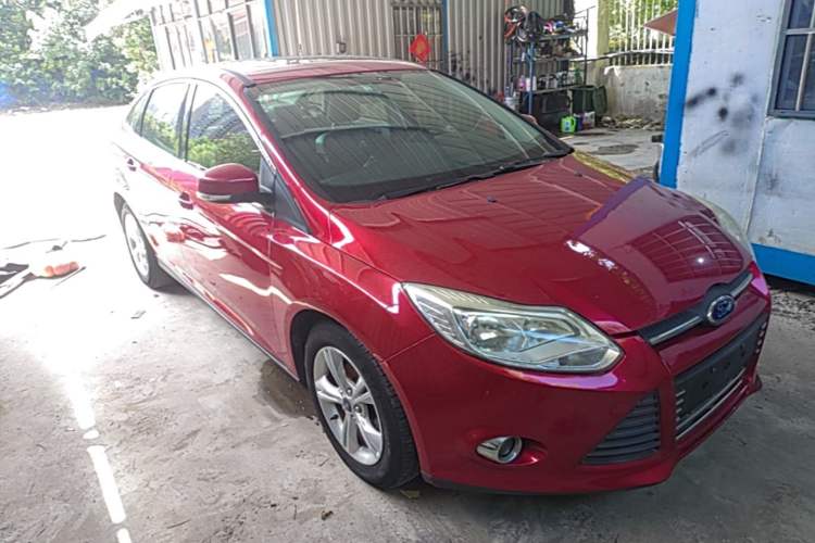 Used Ford Focus 2012 Sedan 1.6L Automatic Fashion Edition Front Right 45 Deg