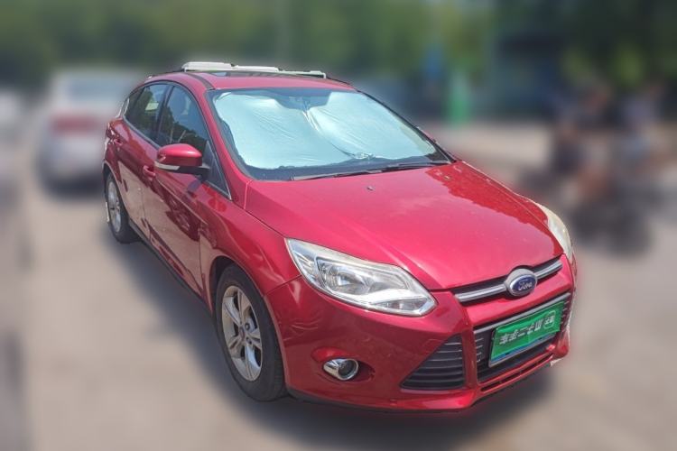 Used Ford Focus 2012 Hatchback 1.6L Manual Fashion Edition Front Right 45 Deg