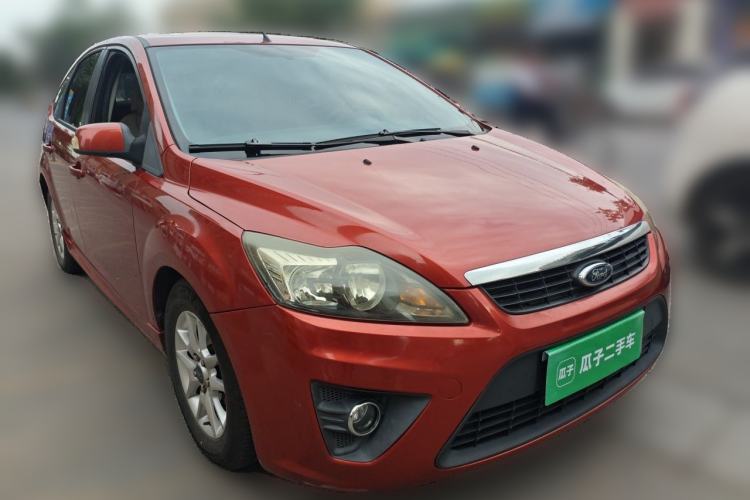 Used Ford Focus 2012 Hatchback Classic 1.8L Manual Fashion Edition Front Right 45 Deg