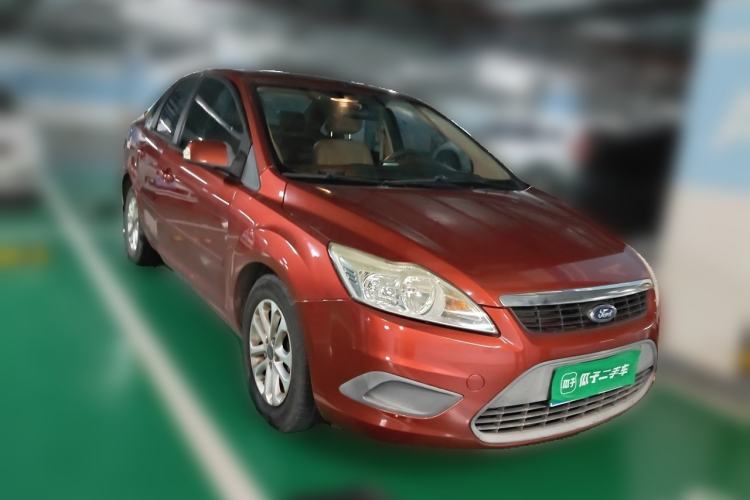Used Ford Focus 2012 Sedan Classic 1.8L Automatic Fashion Edition Front Right 45 Deg